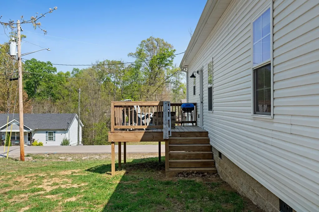391 Elm Avenue Lewisburg TN 37091