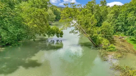 1076 Hwy 13 North Lobelville TN 37097