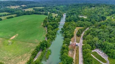 1076 Hwy 13 North Lobelville TN 37097