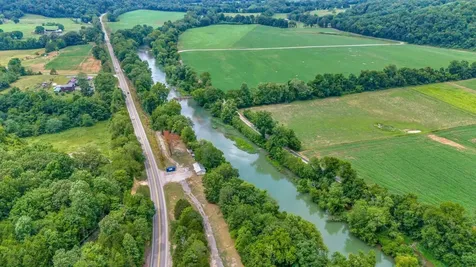 1076 Hwy 13 North Lobelville TN 37097