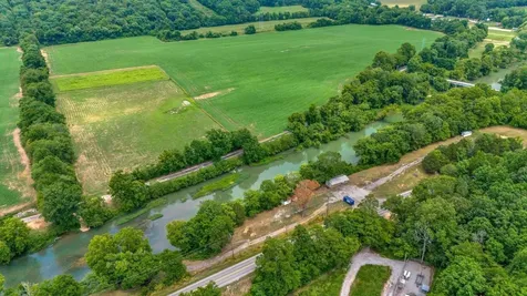 1076 Hwy 13 North Lobelville TN 37097