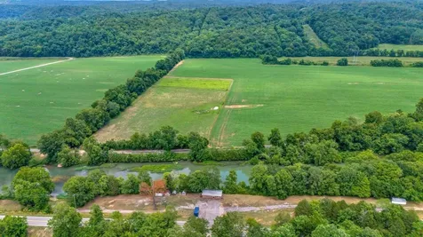 1076 Hwy 13 North Lobelville TN 37097