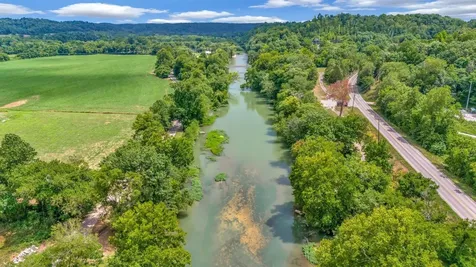 1076 Hwy 13 North Lobelville TN 37097
