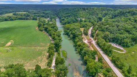 1076 Hwy 13 North Lobelville TN 37097