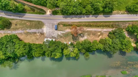 1076 Hwy 13 North Lobelville TN 37097