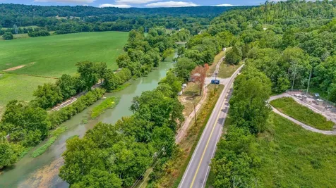1076 Hwy 13 North Lobelville TN 37097