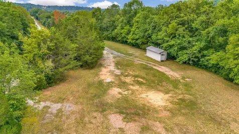 1076 Hwy 13 North Lobelville TN 37097