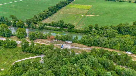 1076 Hwy 13 North Lobelville TN 37097