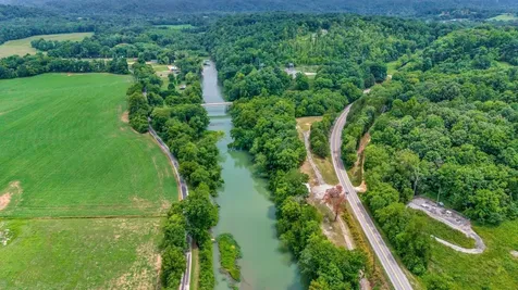 1076 Hwy 13 North Lobelville TN 37097