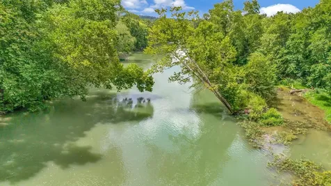 1076 Hwy 13 North Lobelville TN 37097