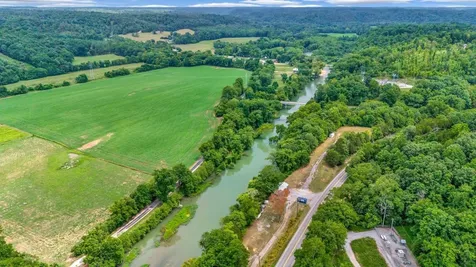 1076 Hwy 13 North Lobelville TN 37097
