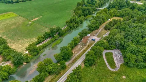 1076 Hwy 13 North Lobelville TN 37097