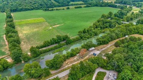 1076 Hwy 13 North Lobelville TN 37097