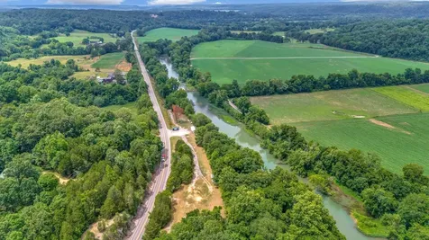 1076 Hwy 13 North Lobelville TN 37097