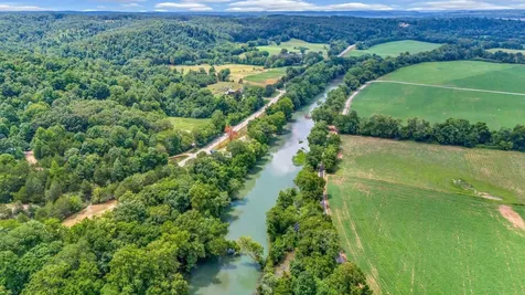 1076 Hwy 13 North Lobelville TN 37097