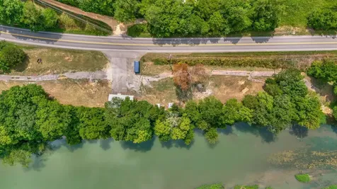 1076 Hwy 13 North Lobelville TN 37097