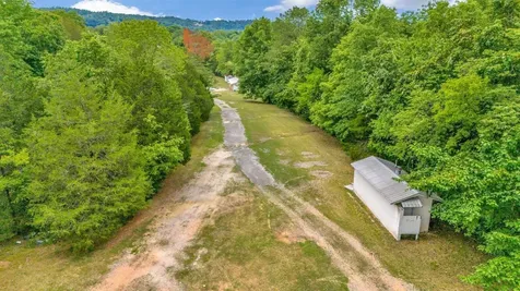 1076 Hwy 13 North Lobelville TN 37097