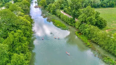 1076 Hwy 13 North Lobelville TN 37097