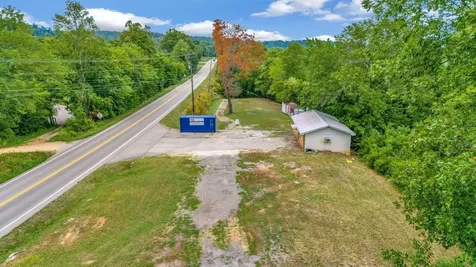 1076 Hwy 13 North Lobelville TN 37097