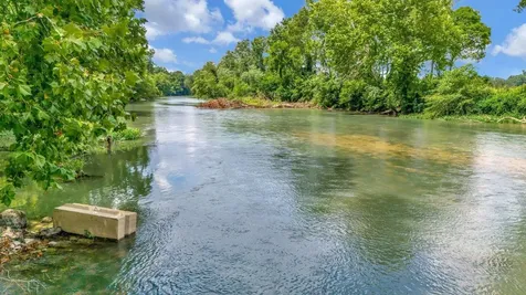 1076 Hwy 13 North Lobelville TN 37097