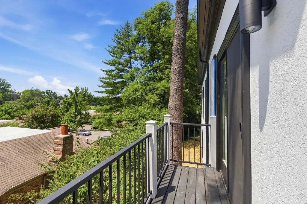 105 Burlington Court Nashville TN 37215