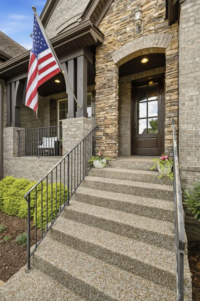 5146 Mountainbrook Circle Hermitage TN 37076