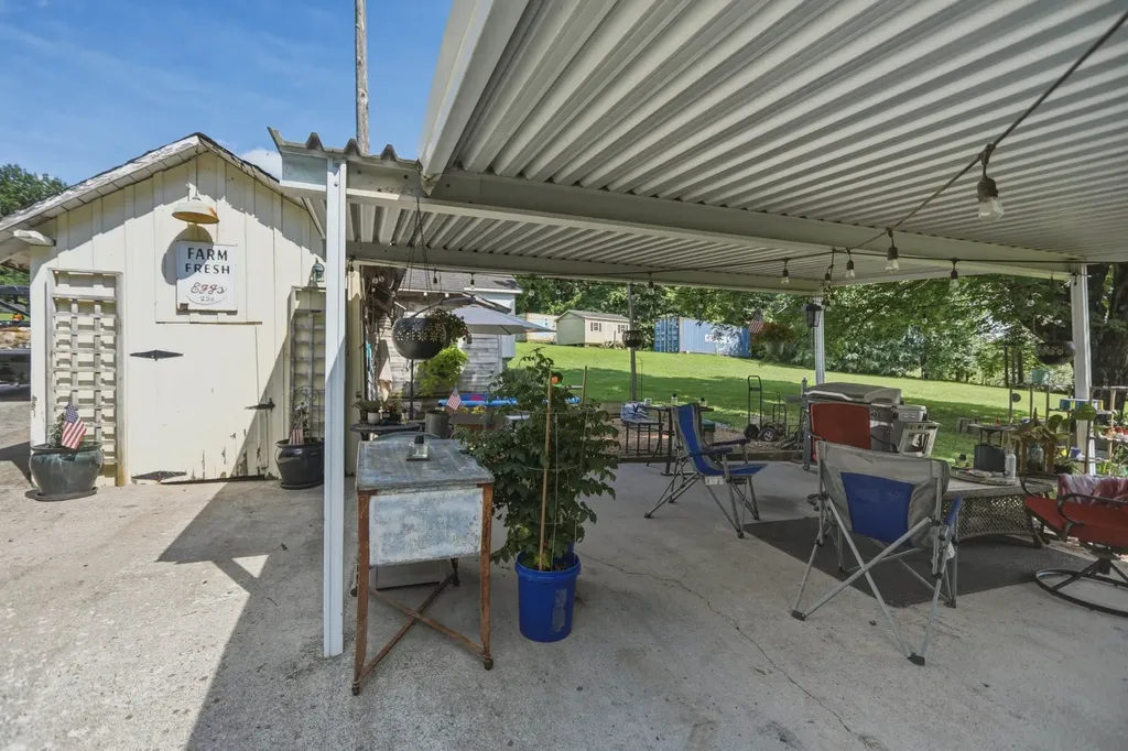 8157 Highway 49, E Springfield TN 37172