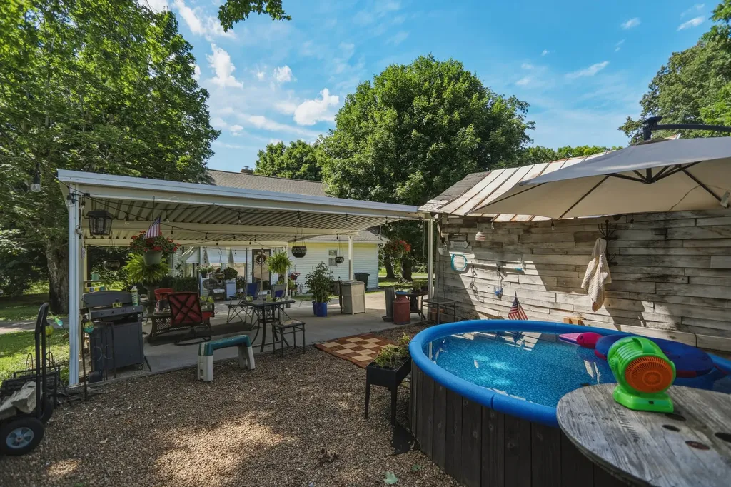 8157 Highway 49, E Springfield TN 37172