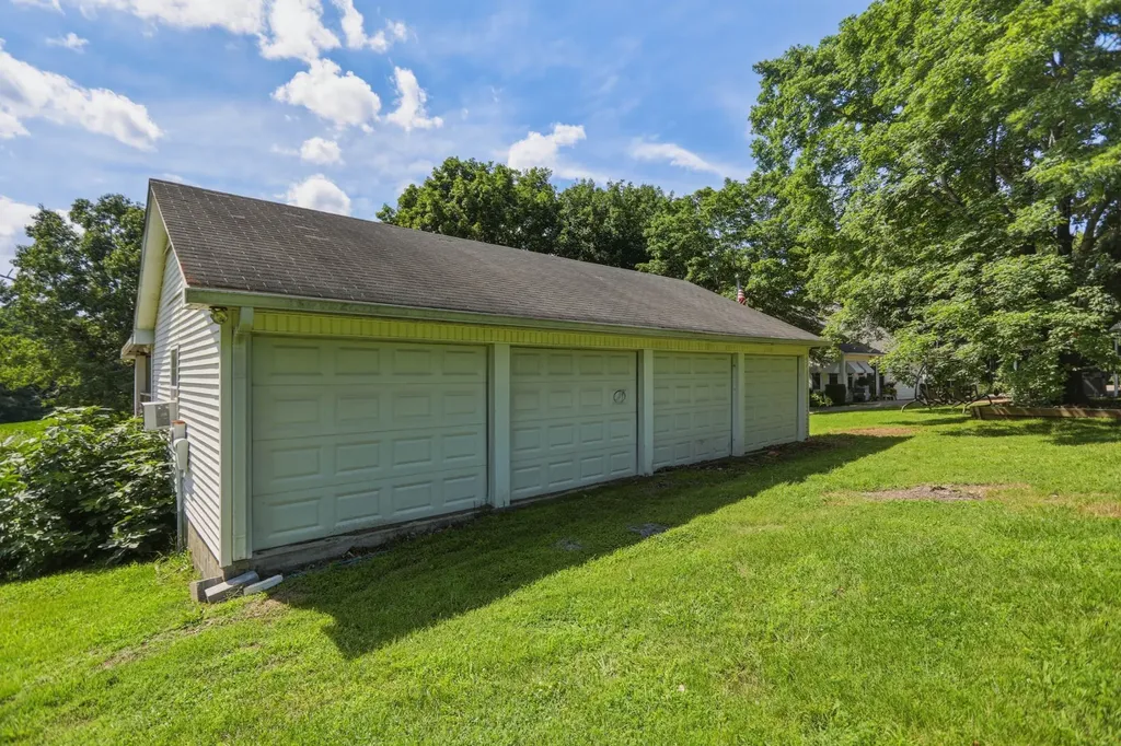 8157 Highway 49, E Springfield TN 37172