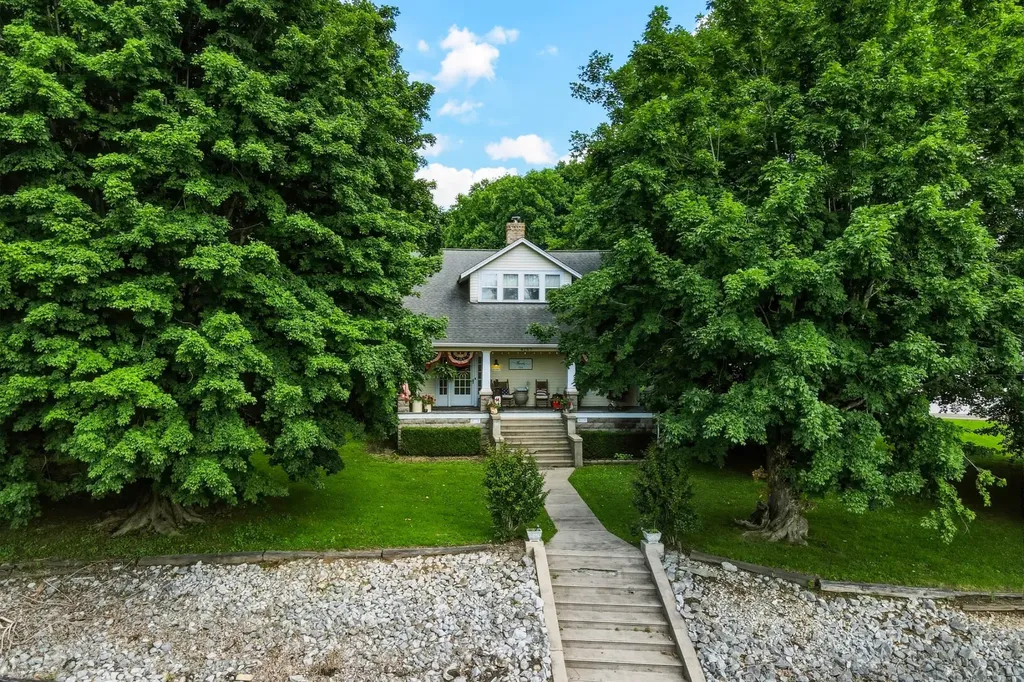 8157 Highway 49, E Springfield TN 37172