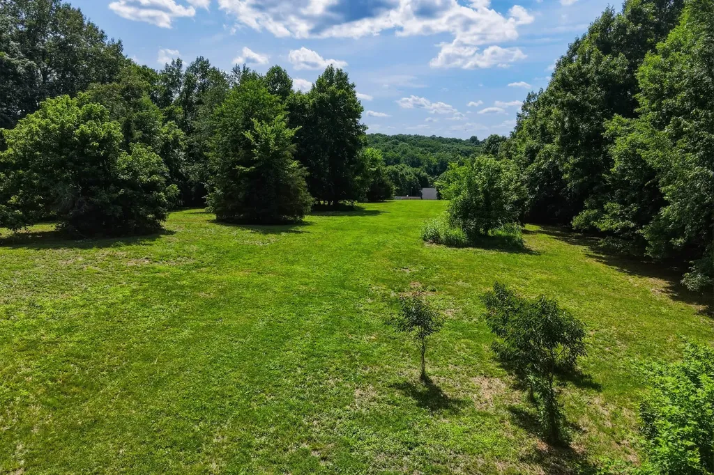 8157 Highway 49, E Springfield TN 37172