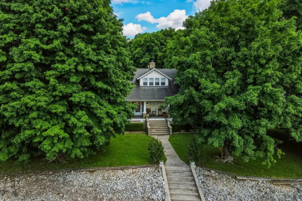 8157 Highway 49, E Springfield TN 37172