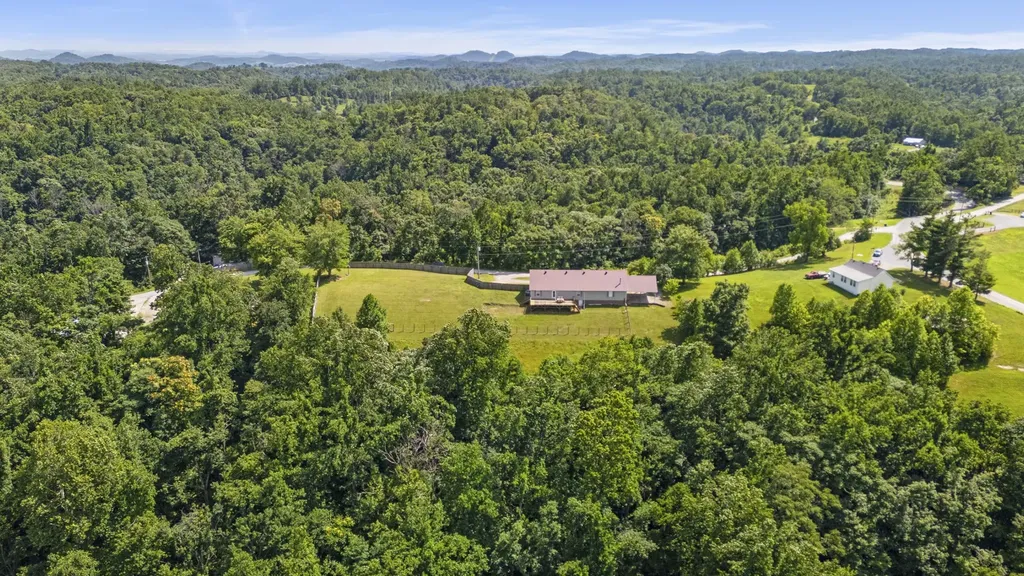 83 Farley Lane Hartsville TN 37074