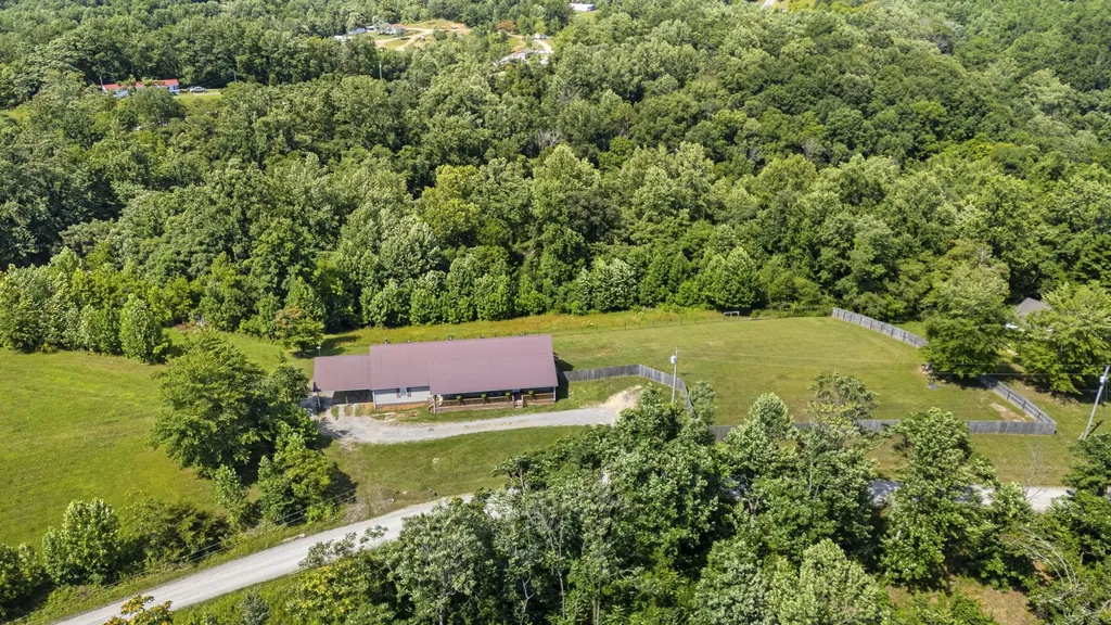 83 Farley Lane Hartsville TN 37074