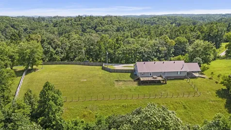 83 Farley Lane Hartsville TN 37074