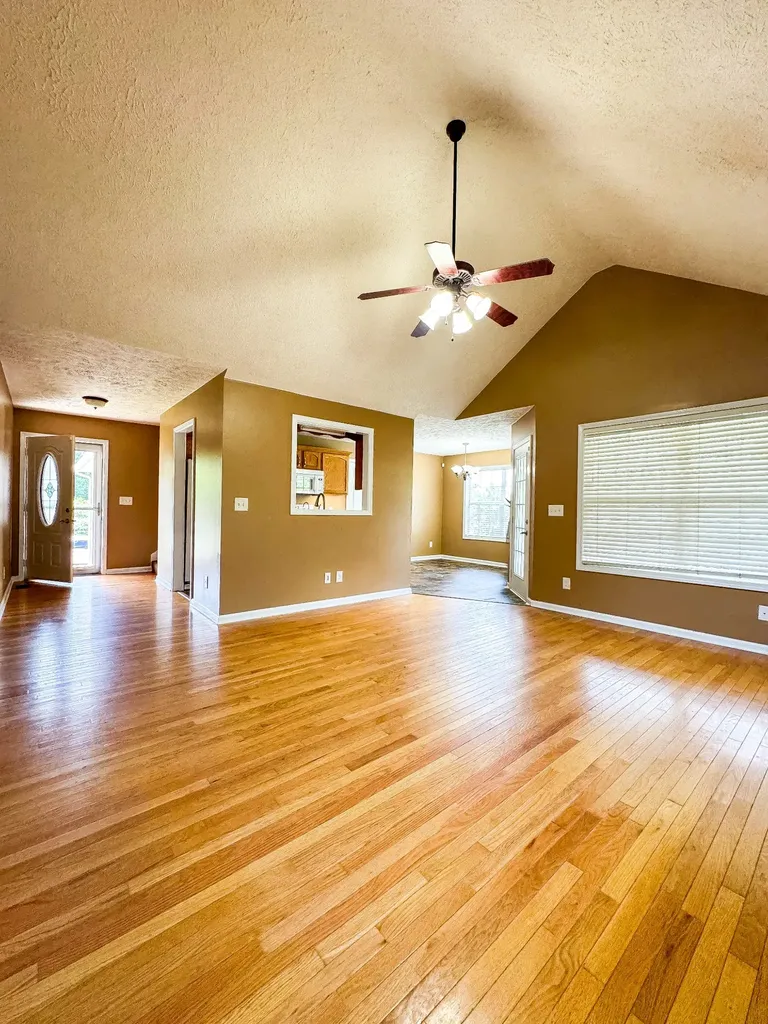 3510 Clover Hill Dr, S Clarksville TN 37043