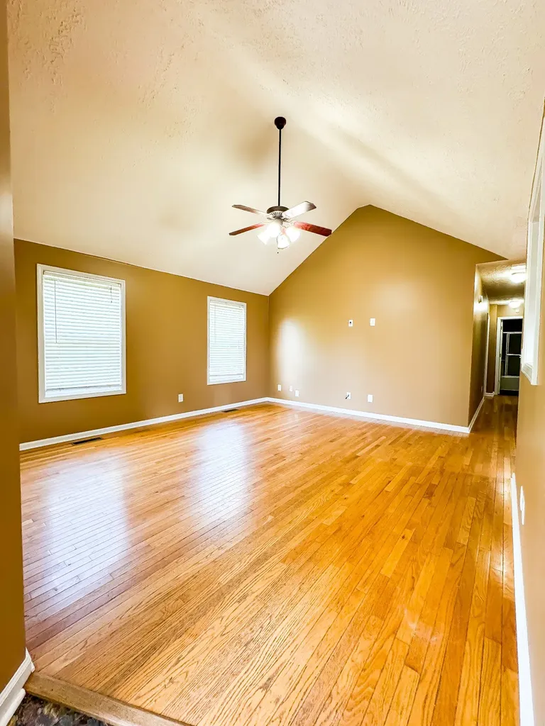 3510 Clover Hill Dr, S Clarksville TN 37043