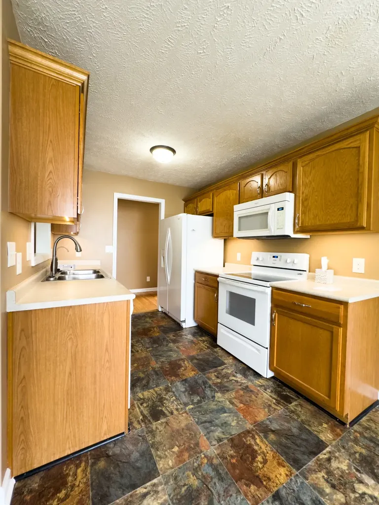 3510 Clover Hill Dr, S Clarksville TN 37043