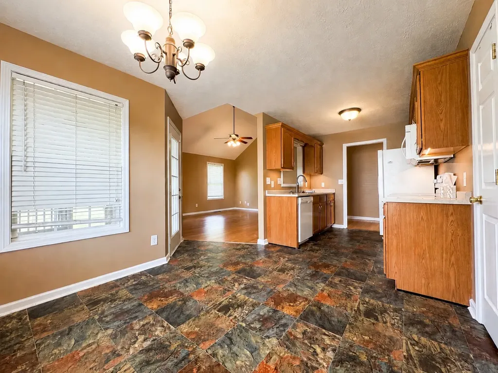 3510 Clover Hill Dr, S Clarksville TN 37043