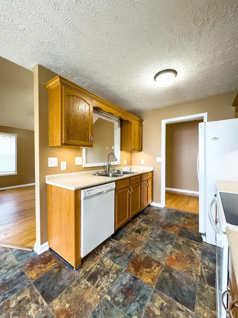 3510 Clover Hill Dr, S Clarksville TN 37043
