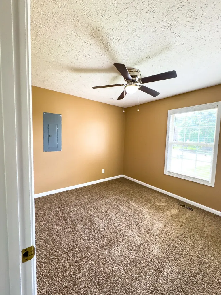 3510 Clover Hill Dr, S Clarksville TN 37043