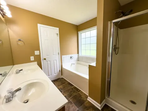 3510 Clover Hill Dr, S Clarksville TN 37043