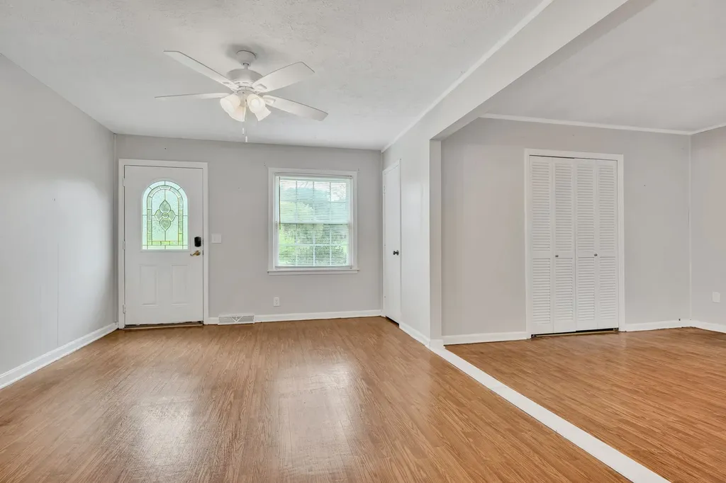 100 Kennel Road Dickson TN 37055