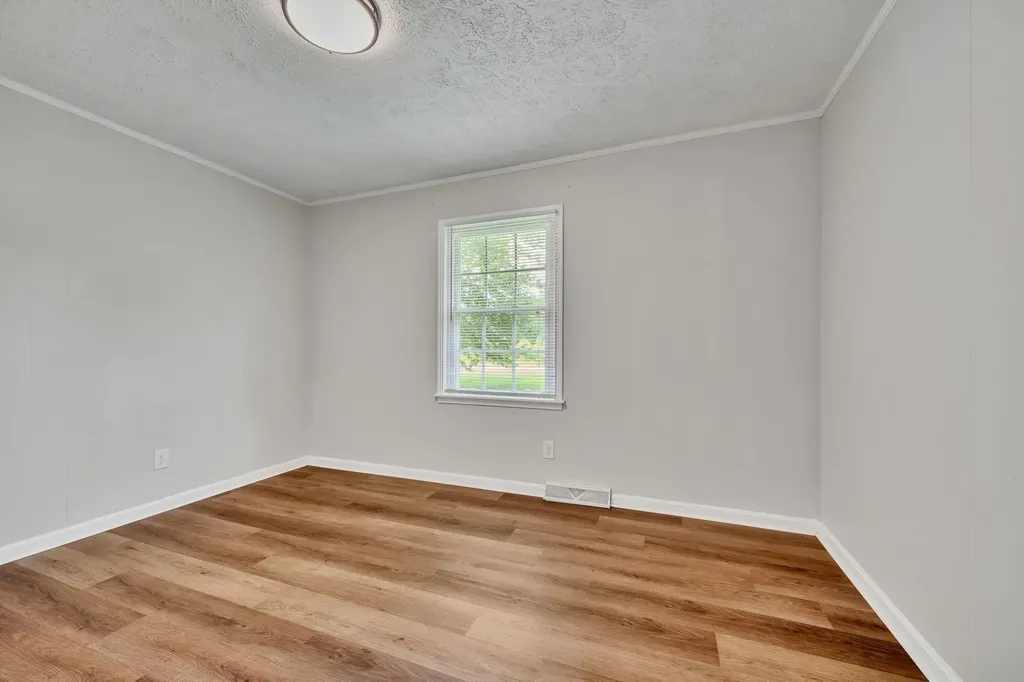 100 Kennel Road Dickson TN 37055