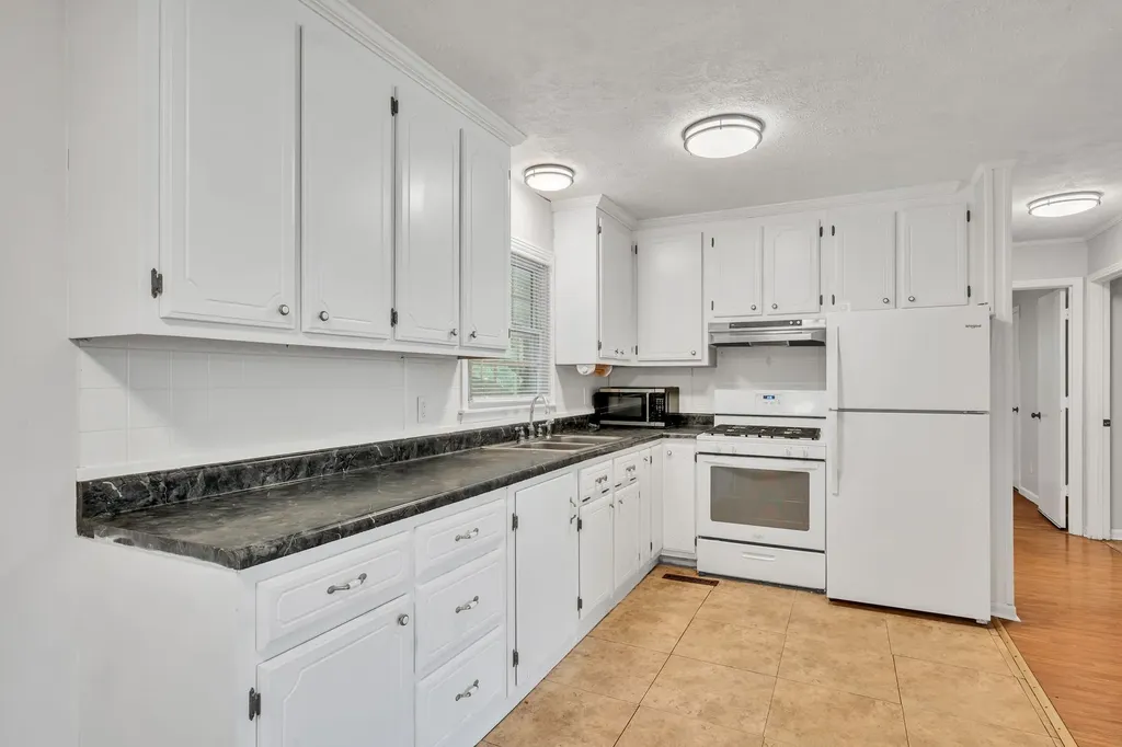 100 Kennel Road Dickson TN 37055