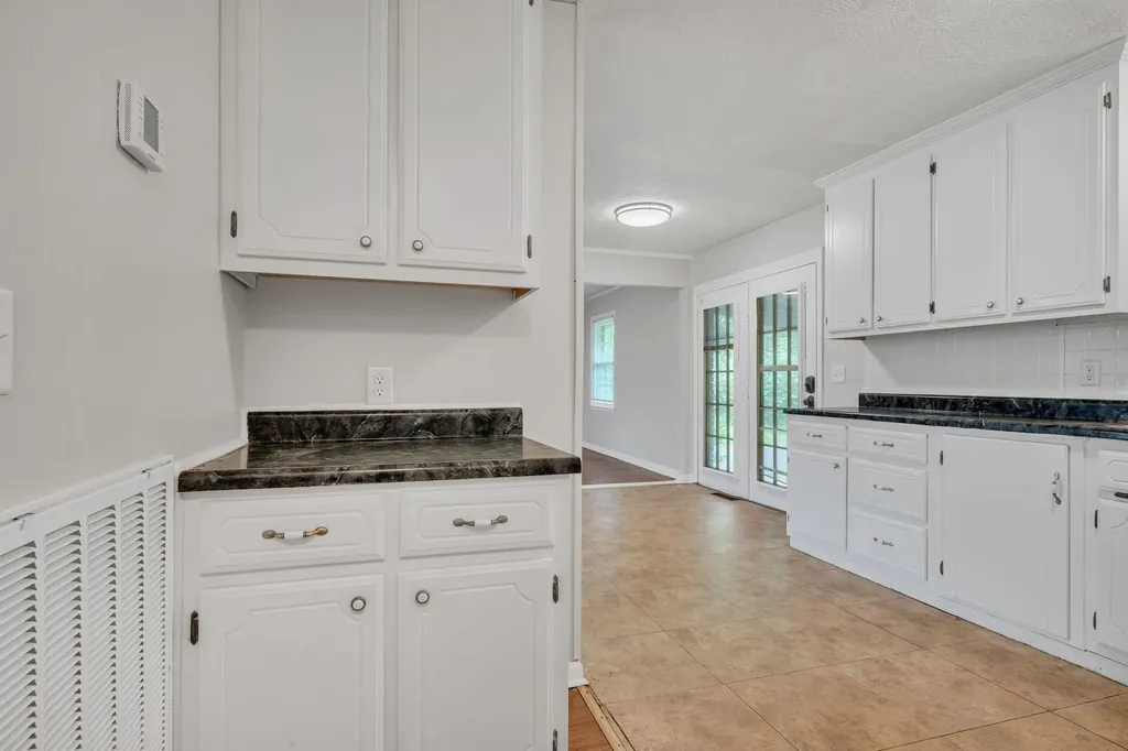 100 Kennel Road Dickson TN 37055