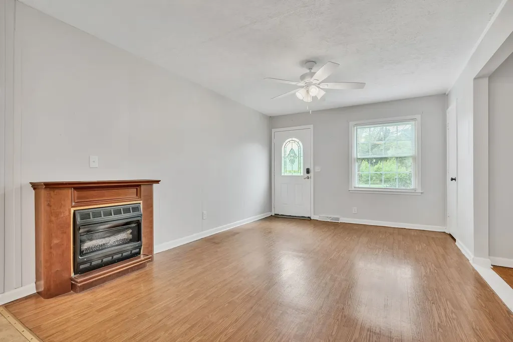 100 Kennel Road Dickson TN 37055