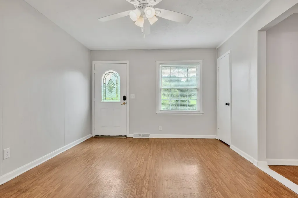 100 Kennel Road Dickson TN 37055