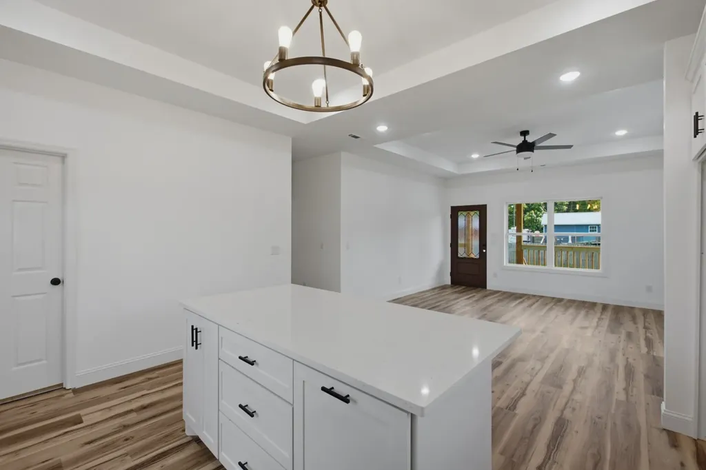 209 Armstrong Street Waverly TN 37185