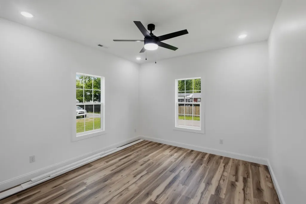 209 Armstrong Street Waverly TN 37185